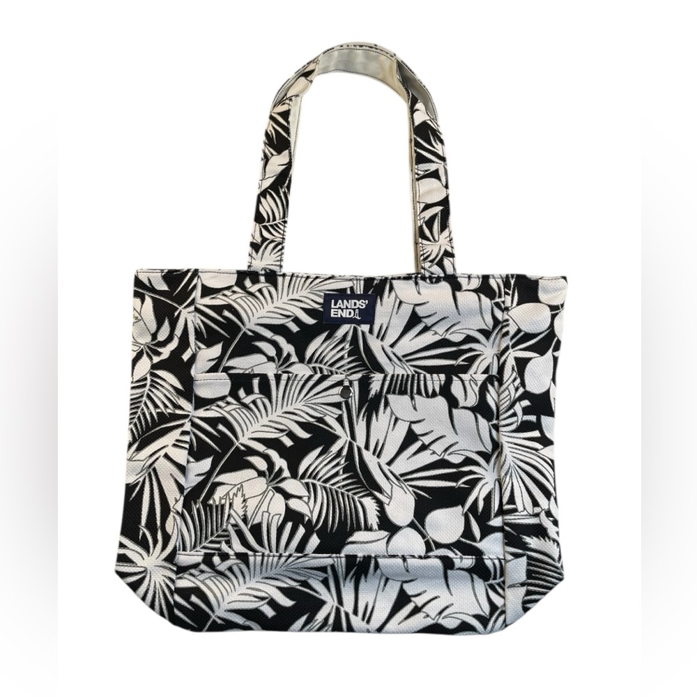 NWOT LANDS' END MEDIUM BLACK AND WHITE PALM BEACH TOTE